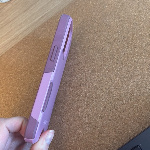 iPhone 13 Pro OtterBox Commuter Case - Picture 6 of 6